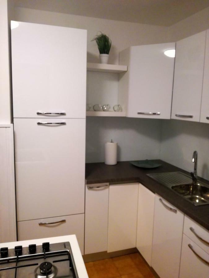 Sun House Apartment Brzac Exterior photo